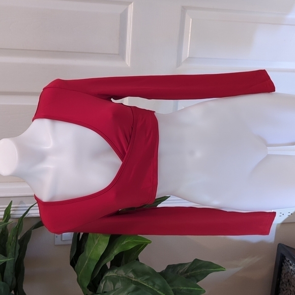 SHEIN PETITE Solid Plunging Neck Criss Cross Front Crop Top Size XS - Picture 3 of 7